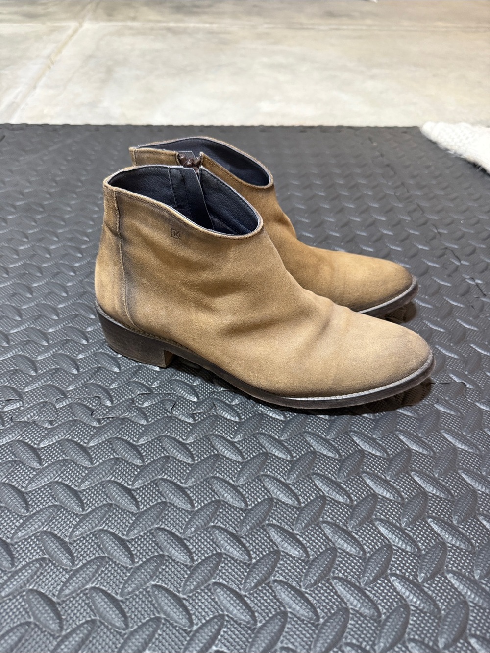 Dorking by Fluchos Women’s Suede Ankle boots size 8